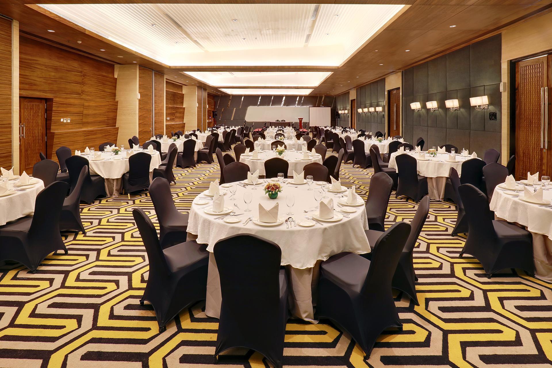 Hotel Ciputra Cibubur Managed By Swiss-Belhotel International Esterno foto