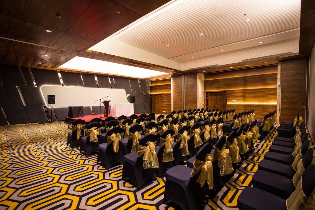 Hotel Ciputra Cibubur Managed By Swiss-Belhotel International Esterno foto
