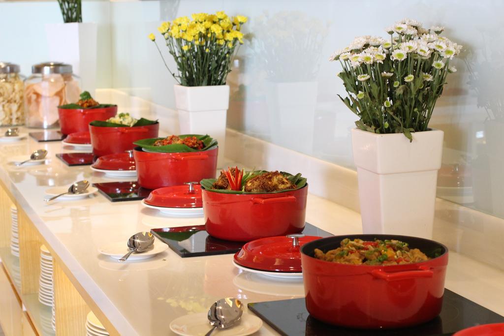 Hotel Ciputra Cibubur Managed By Swiss-Belhotel International Esterno foto