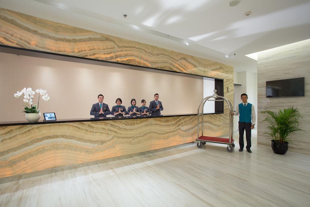 Hotel Ciputra Cibubur Managed By Swiss-Belhotel International Esterno foto