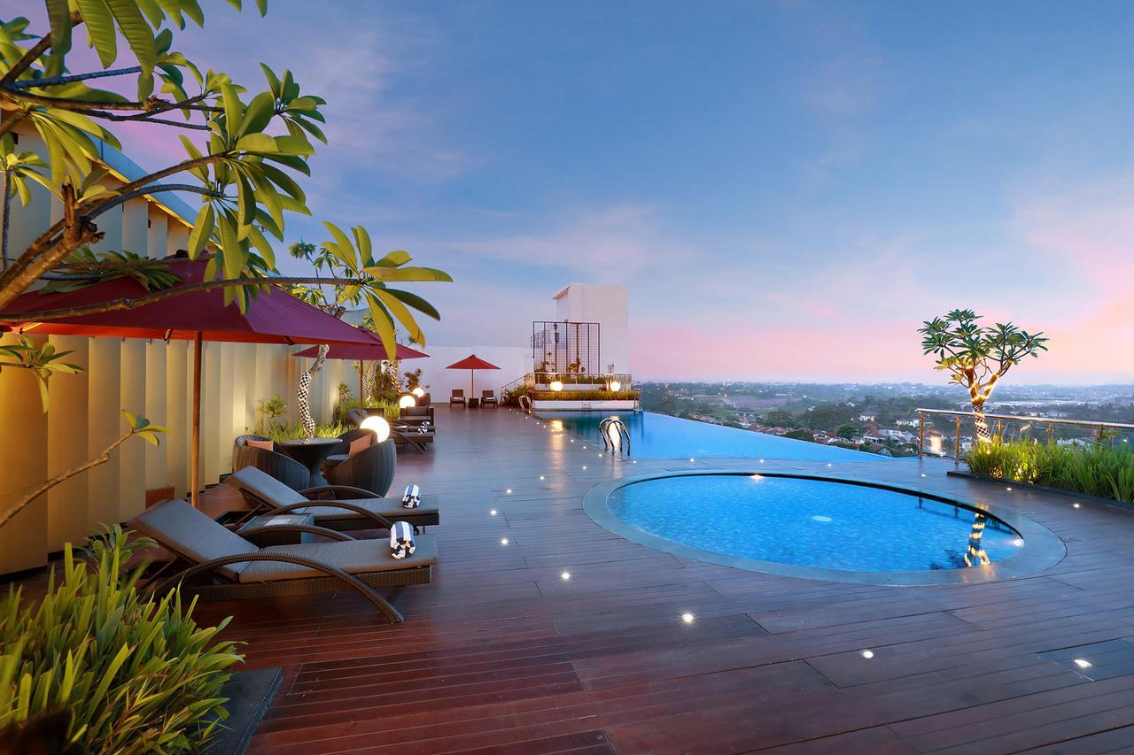 Hotel Ciputra Cibubur Managed By Swiss-Belhotel International Esterno foto