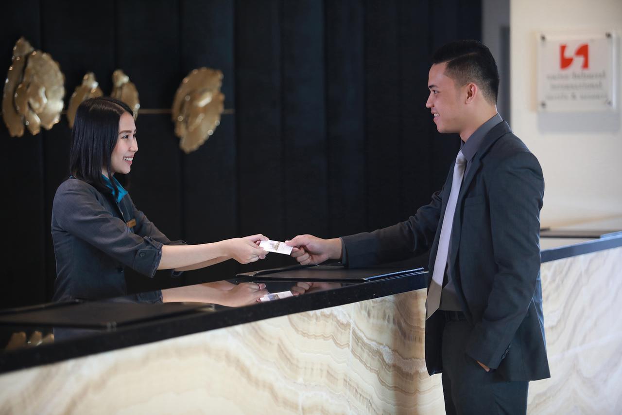Hotel Ciputra Cibubur Managed By Swiss-Belhotel International Esterno foto