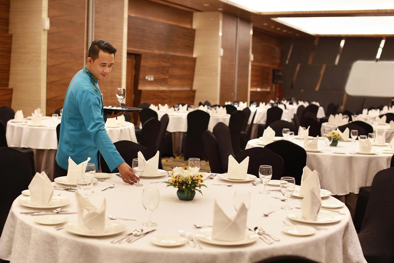 Hotel Ciputra Cibubur Managed By Swiss-Belhotel International Esterno foto