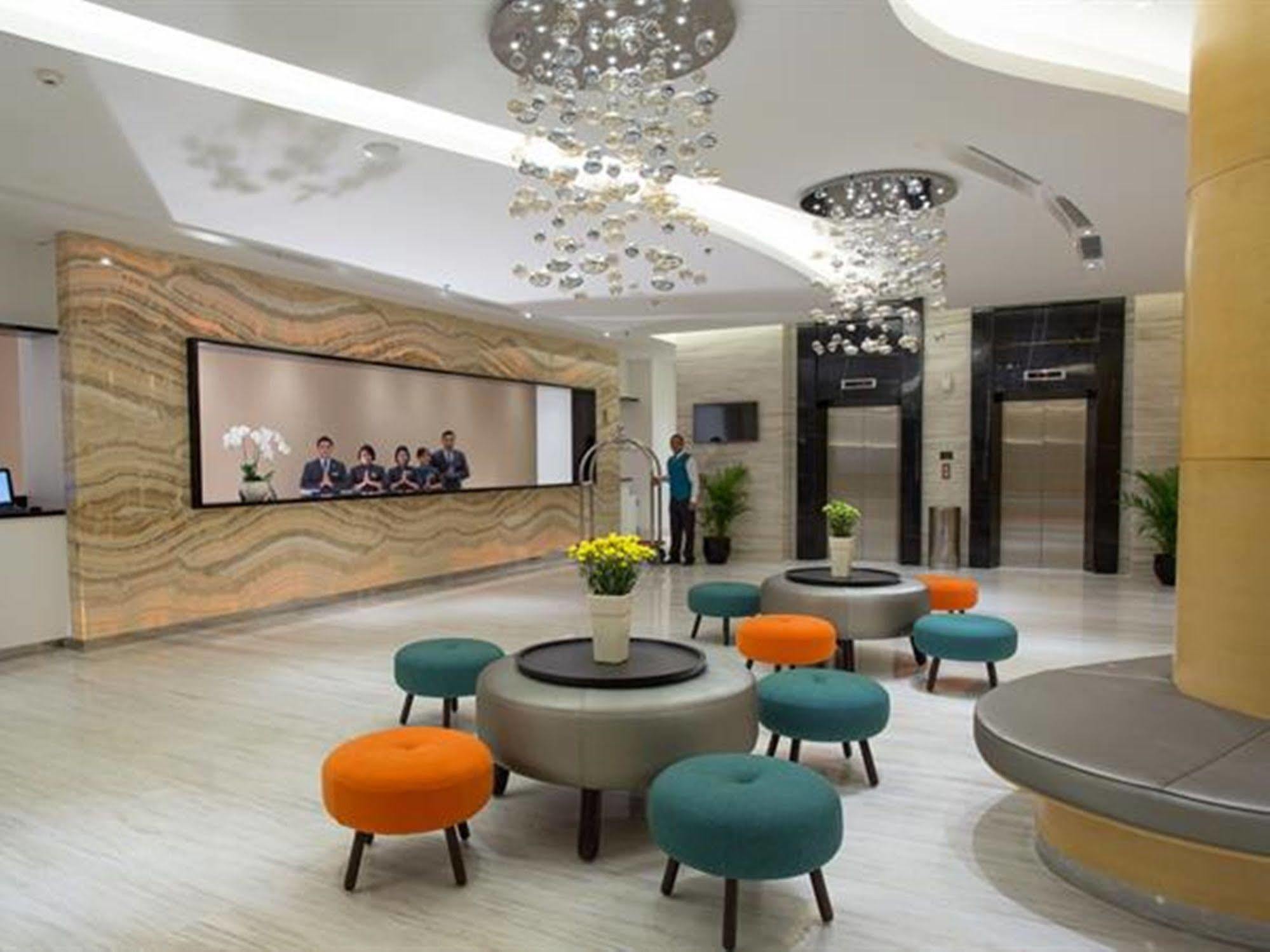 Hotel Ciputra Cibubur Managed By Swiss-Belhotel International Esterno foto