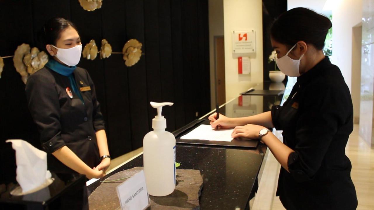 Hotel Ciputra Cibubur Managed By Swiss-Belhotel International Esterno foto